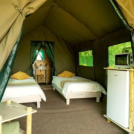 Scenic Safari Glamping With Cavado River Views Near Braga In Ventosa, Portugal Tente de luxe Ventosa (Braga)