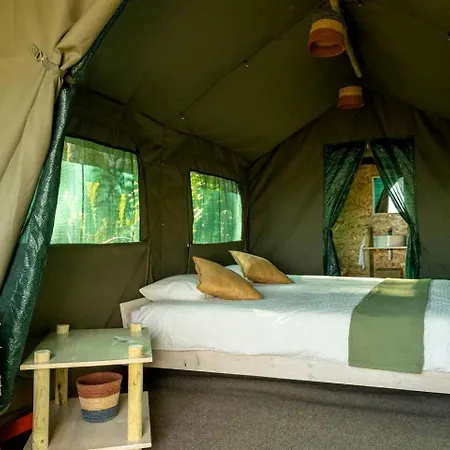 Scenic Safari Glamping With Cavado River Views Near Braga In Ventosa, Portugal Tente de luxe *