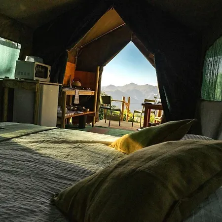 Scenic Safari Glamping With Cavado River Views Near Braga In Ventosa, Portugal Tente de luxe Ventosa (Braga)