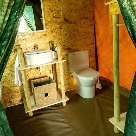 Scenic Safari Glamping With Cavado River Views Near Braga In Ventosa, Portugal
