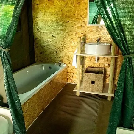 Scenic Safari Glamping With Cavado River Views Near Braga In Ventosa, Portugal