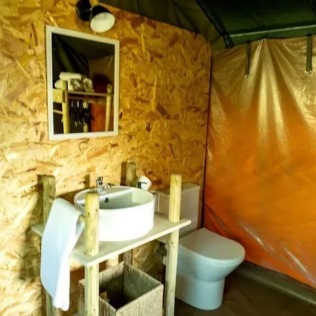 Scenic Safari Glamping With Cavado River Views Near Braga In Ventosa, Portugal